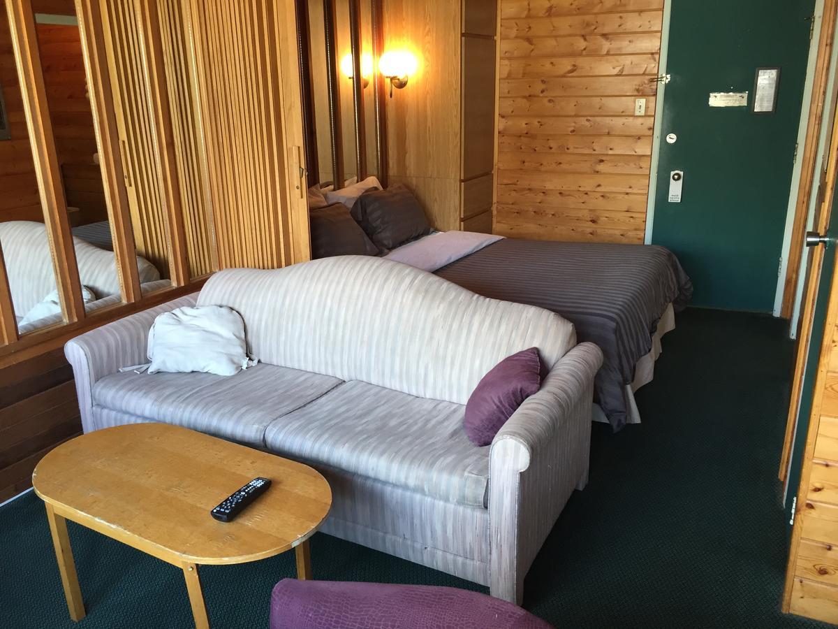 Falcon Lake Hotel Esterno foto