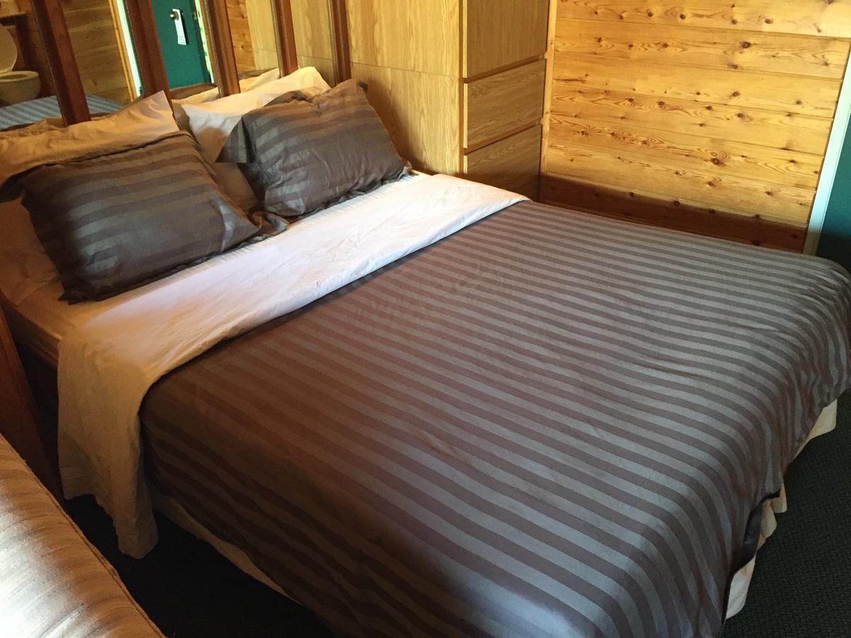 Falcon Lake Hotel Esterno foto