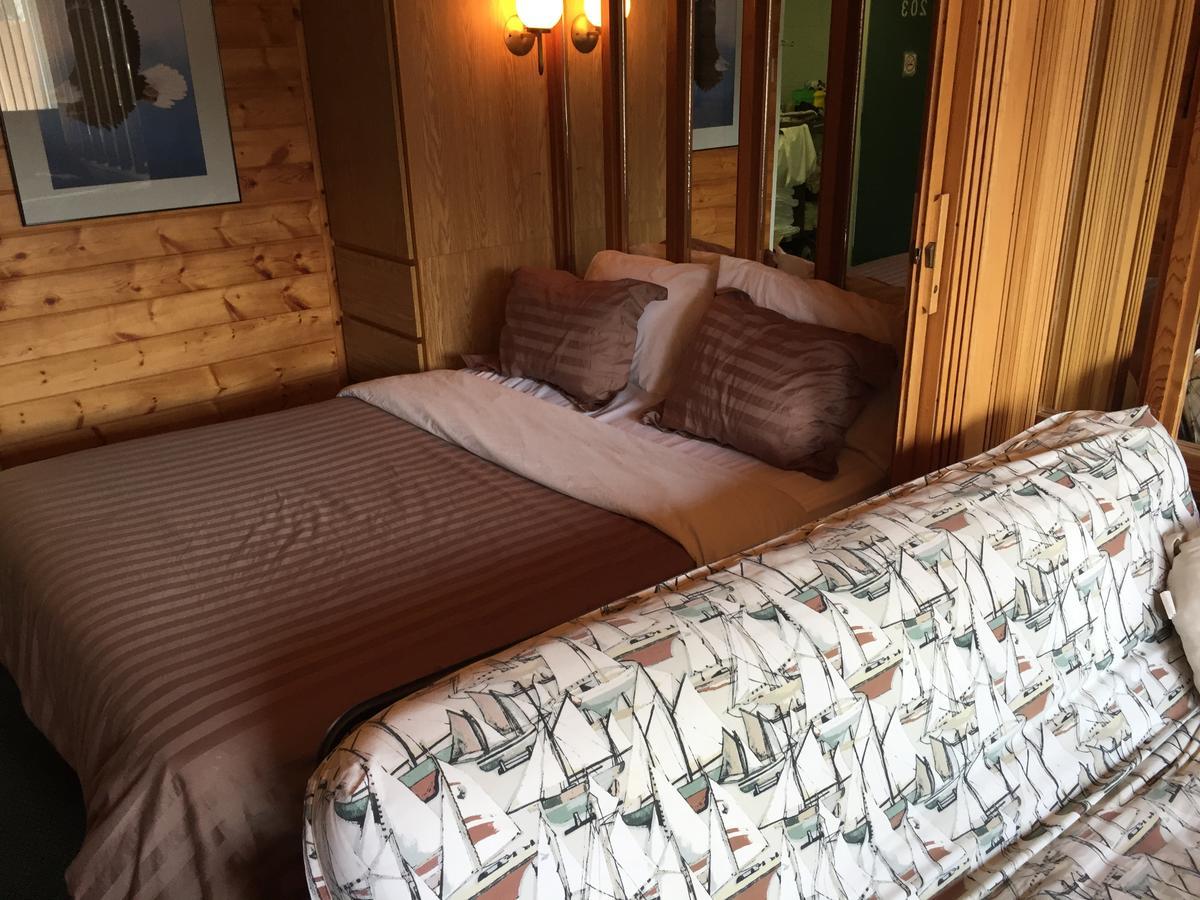 Falcon Lake Hotel Esterno foto