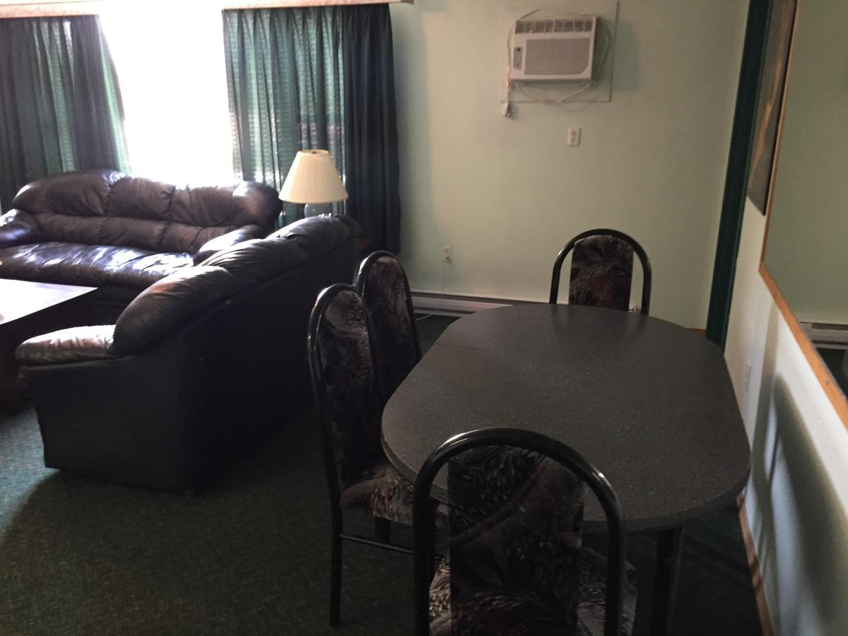 Falcon Lake Hotel Esterno foto