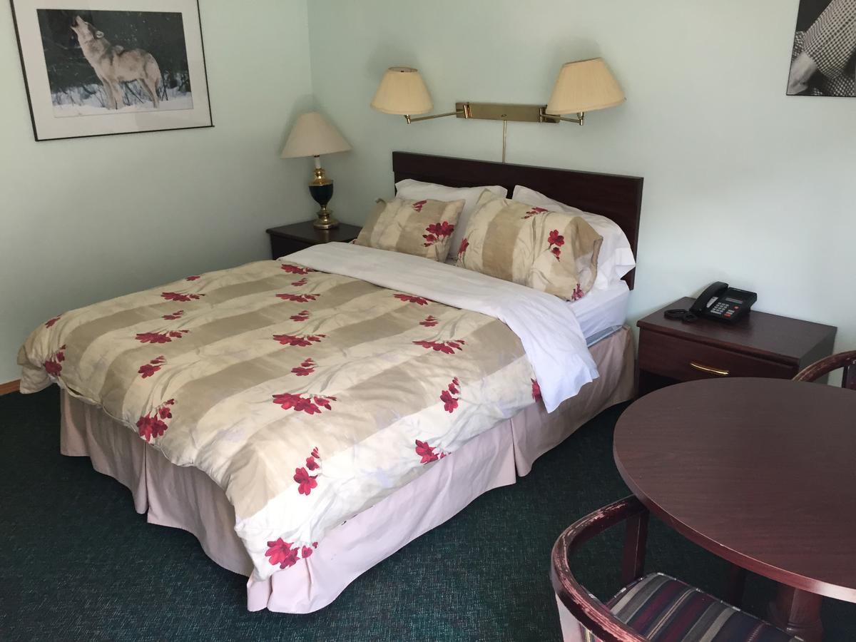 Falcon Lake Hotel Esterno foto