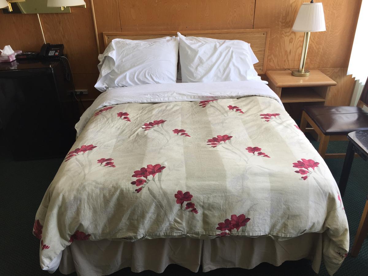 Falcon Lake Hotel Esterno foto