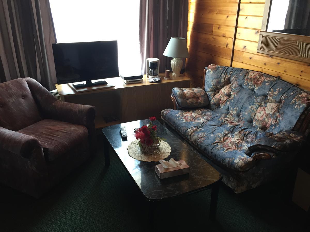 Falcon Lake Hotel Esterno foto