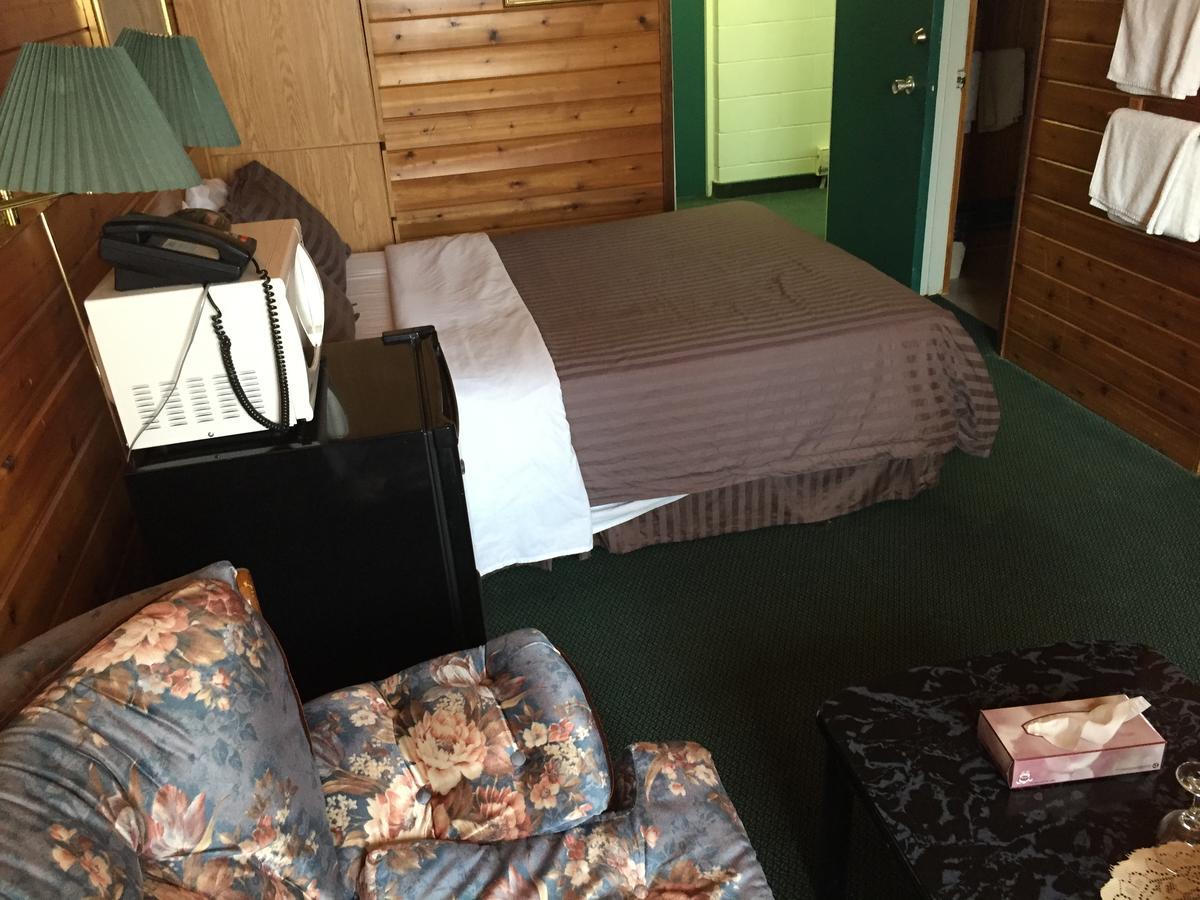 Falcon Lake Hotel Esterno foto