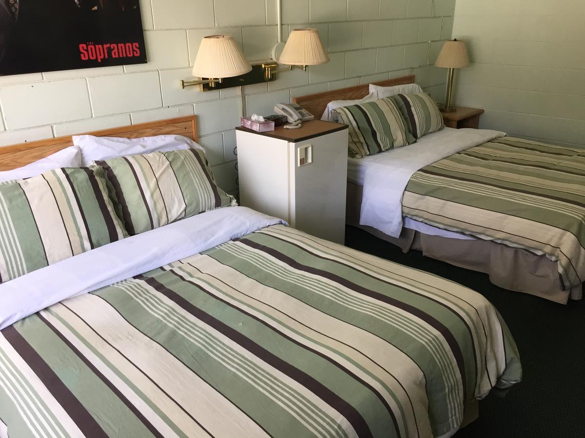 Falcon Lake Hotel Esterno foto