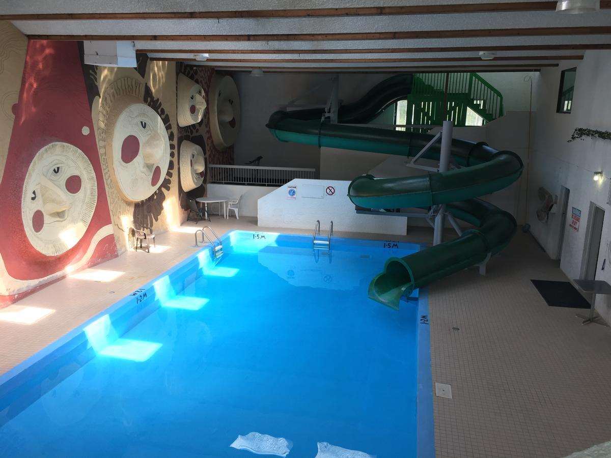 Falcon Lake Hotel Esterno foto